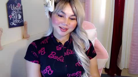 Snapshot of sweet_danicaa chatting on 07-25-26, 06:33 danice online show from 07-25-26, 06:33