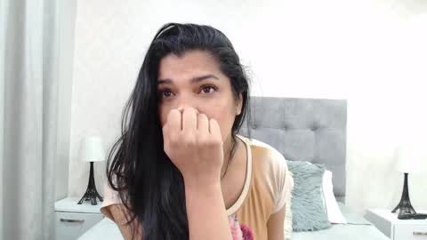 Snapshot of sweet_dreamses chatting on 01-12-25, 12:12 Kendra online show from 01-12-25, 12:12