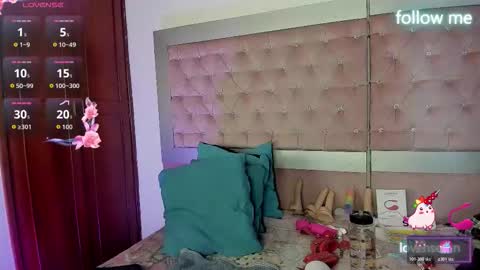  emmili  online show from 03-25-26, 12:22