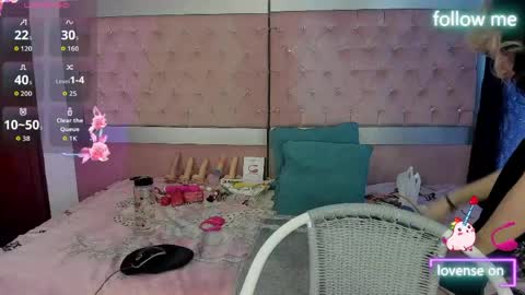 Snapshot of sweet_emmili chatting on 04-30-26, 12:22 emmili online show from 04-30-26, 12:22