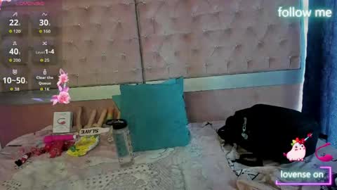 Snapshot of sweet_emmili chatting on 05-12-26, 12:35 emmili online show from 05-12-26, 12:35