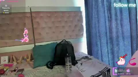 Snapshot of sweet_emmili chatting on 06-01-26, 12:18 emmili online show from 06-01-26, 12:18