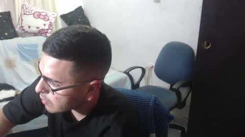 Snapshot of sweet_fantasy_couple chatting on 02-20-25, 11:21 sweet_fantasy_couple online show from 02-20-25, 11:21
