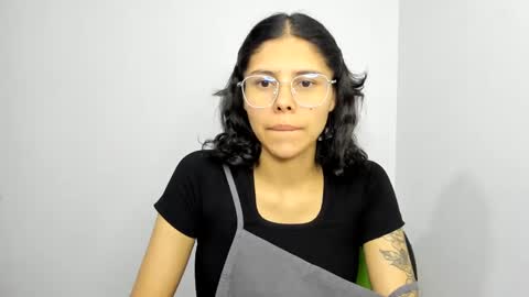 Snapshot of sweet_hann chatting on 01-26-25, 10:57 Hanna online show from 01-26-25, 10:57