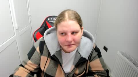 Snapshot of sweet_karla_la chatting on 05-01-26, 06:40 Karla online show from 05-01-26, 06:40