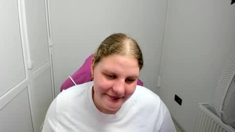 Snapshot of sweet_karla_la chatting on 06-03-26, 02:44 Karla online show from 06-03-26, 02:44
