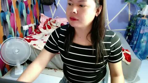 Snapshot of sweet_kendallxxxx chatting on 12-24-24, 02:10 Nicahhh online show from 12-24-24, 02:10