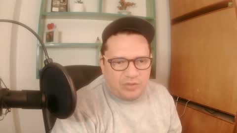 Snapshot of sweet_kisses_ chatting on 11-13-25, 12:26 sweet_kisses_ online show from 11-13-25, 12:26