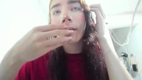 sweet_kitty_777 online show from 04-22-26, 02:58