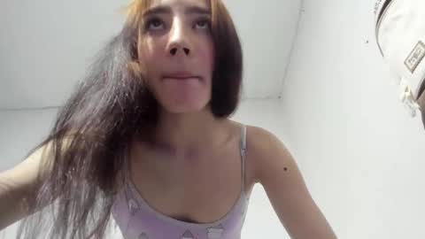 sweet_kitty_777 online show from 05-14-26, 08:43