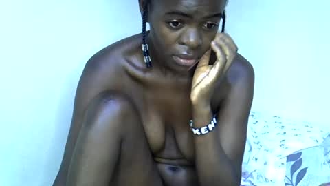 Snapshot of sweet_leen2 chatting on 06-15-26, 09:00 Leen online show from 06-15-26, 09:00