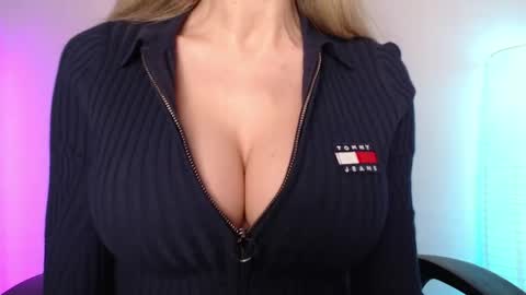 Jen online show from 04-21-26, 05:36