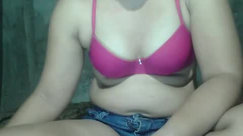 Snapshot of sweet_lily0613 chatting on 02-14-25, 05:36 sweet_lily0613 online show from 02-14-25, 05:36
