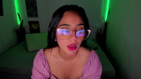 Snapshot of sweet_lina1 chatting on 05-05-26, 02:19 Lina online show from 05-05-26, 02:19