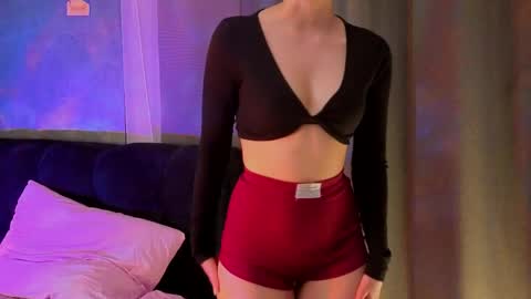 Snapshot of sweet_lynx chatting on 05-08-26, 05:40 Lana online show from 05-08-26, 05:40