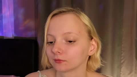 Snapshot of sweet_lynx chatting on 05-31-26, 05:20 Lana online show from 05-31-26, 05:20
