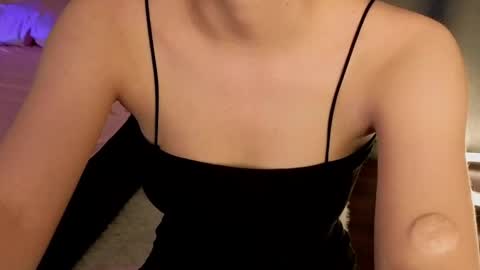 Snapshot of sweet_lynx chatting on 06-08-26, 05:02 Lana online show from 06-08-26, 05:02