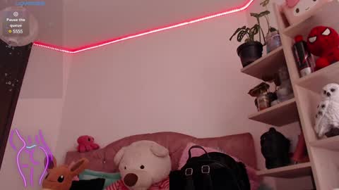 Snapshot of sweet_mackensy chatting on 01-14-25, 06:28 Miss Mackensy online show from 01-14-25, 06:28