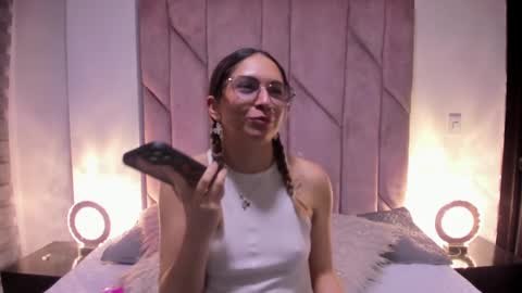 Snapshot of sweet_meelody chatting on 09-27-25, 11:32 Melody online show from 09-27-25, 11:32