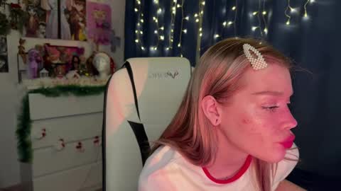 Melissa. Join me on Fansly link in social medias online show from 12-29-24, 10:14