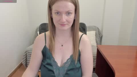 Snapshot of sweet_melody_of_ur_heart chatting on 04-25-26, 06:27 Mila online show from 04-25-26, 06:27