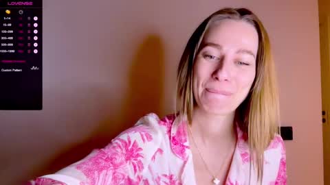 Mia online show from 03-02-25, 03:59