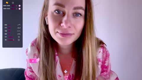 Mia online show from 03-09-25, 10:30