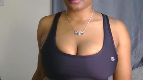 Snapshot of sweet_miah12 chatting on 03-09-26, 06:23 Queen debby online show from 03-09-26, 06:23