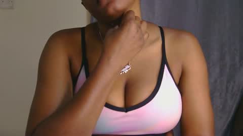 Snapshot of sweet_miah12 chatting on 03-11-26, 11:38 Queen debby online show from 03-11-26, 11:38