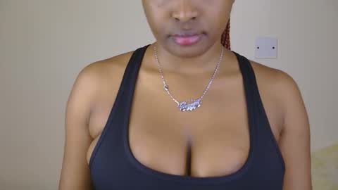 Snapshot of sweet_miah12 chatting on 03-18-26, 06:44 Queen debby online show from 03-18-26, 06:44