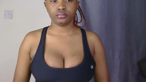 Snapshot of sweet_miah12 chatting on 04-04-26, 03:09 Queen debby online show from 04-04-26, 03:09