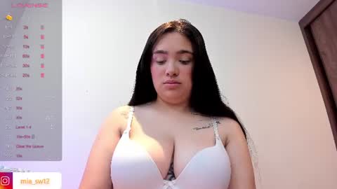 Snapshot of sweet_miiaa chatting on 07-28-26, 03:43 Mia Johns online show from 07-28-26, 03:43
