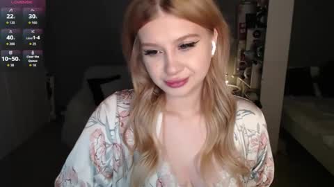 sweet_nicole_333 online show from 03-20-26, 06:35