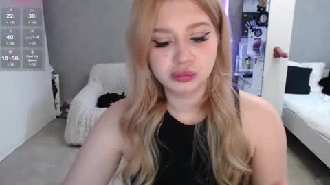 sweet_nicole_333 online show from 04-02-26, 07:28