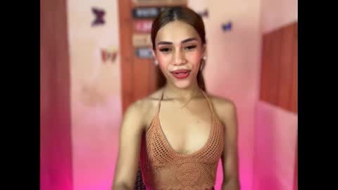 Snapshot of sweet_nikki03 chatting on 09-20-25, 06:58 sweet_nikki03 online show from 09-20-25, 06:58