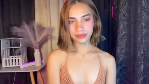 Snapshot of sweet_nikki03 chatting on 10-12-25, 05:23 sweet_nikki03 online show from 10-12-25, 05:23