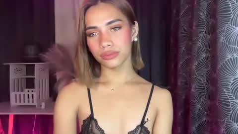 Snapshot of sweet_nikki03 chatting on 10-22-25, 04:51 sweet_nikki03 online show from 10-22-25, 04:51
