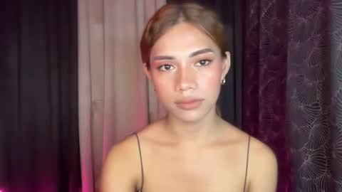 sweet_nikki03 online show from 01-18-26, 05:17