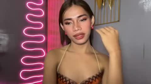 sweet_nikki03 online show from 04-26-26, 09:12