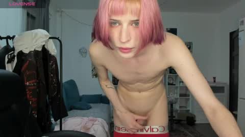 kira online show from 04-18-26, 07:29