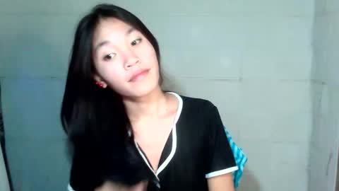 Snapshot of sweet_reyan2003 chatting on 05-13-26, 02:14 REYAN online show from 05-13-26, 02:14