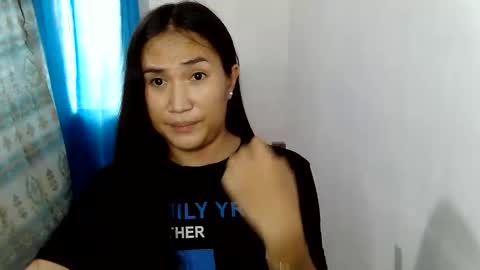 Snapshot of sweet_reyan2003 chatting on 05-29-26, 10:19 REYAN online show from 05-29-26, 10:19