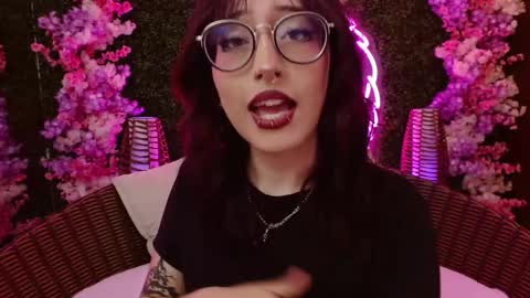 Roxanee online show from 04-21-26, 09:28