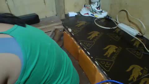 Snapshot of sweet_shafarah chatting on 02-06-25, 02:15 sweet_shafarah online show from 02-06-25, 02:15