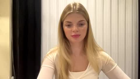 Snapshot of sweet_sinn_ chatting on 10-04-25, 09:02 Mira online show from 10-04-25, 09:02