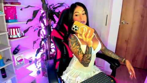 sophie leone online show from 10-19-25, 11:38