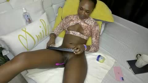 Snapshot of sweet_spoon chatting on 12-19-24, 09:17 Nina online show from 12-19-24, 09:17