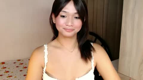 Snapshot of sweet_tenshi chatting on 05-20-26, 04:46 tenshi online show from 05-20-26, 04:46
