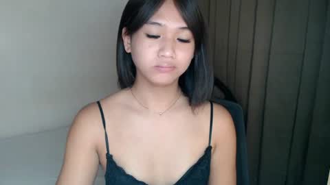 Snapshot of sweet_tenshi chatting on 07-17-26, 04:01 tenshi online show from 07-17-26, 04:01