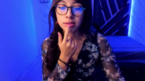 sweet_venus4 online show from 01-03-25, 07:29